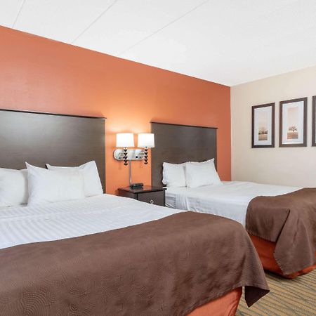 Americinn By Wyndham Rogers Экстерьер фото