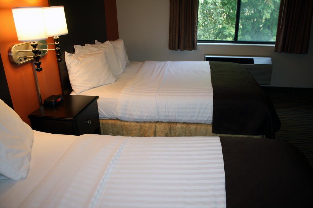 Americinn By Wyndham Rogers Номер фото