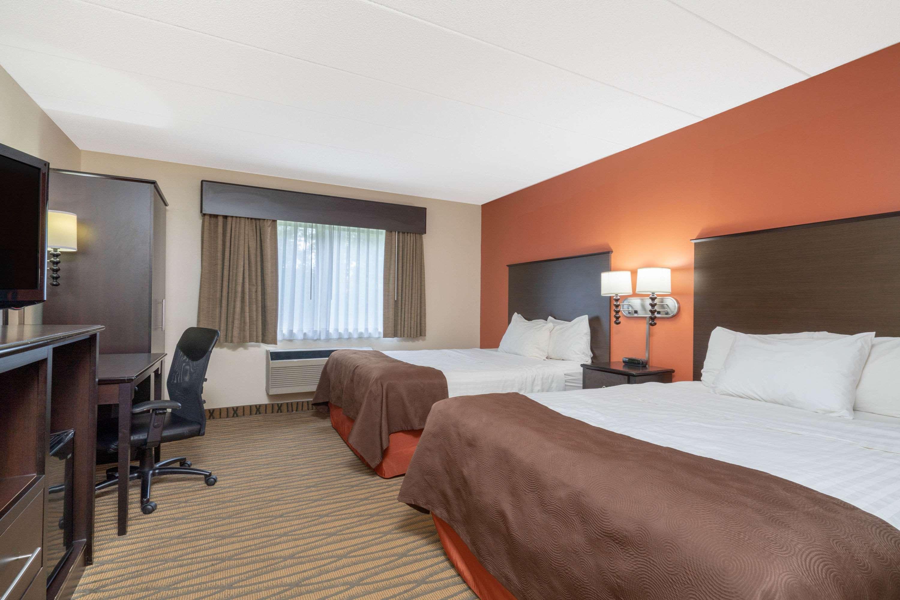 Americinn By Wyndham Rogers Экстерьер фото