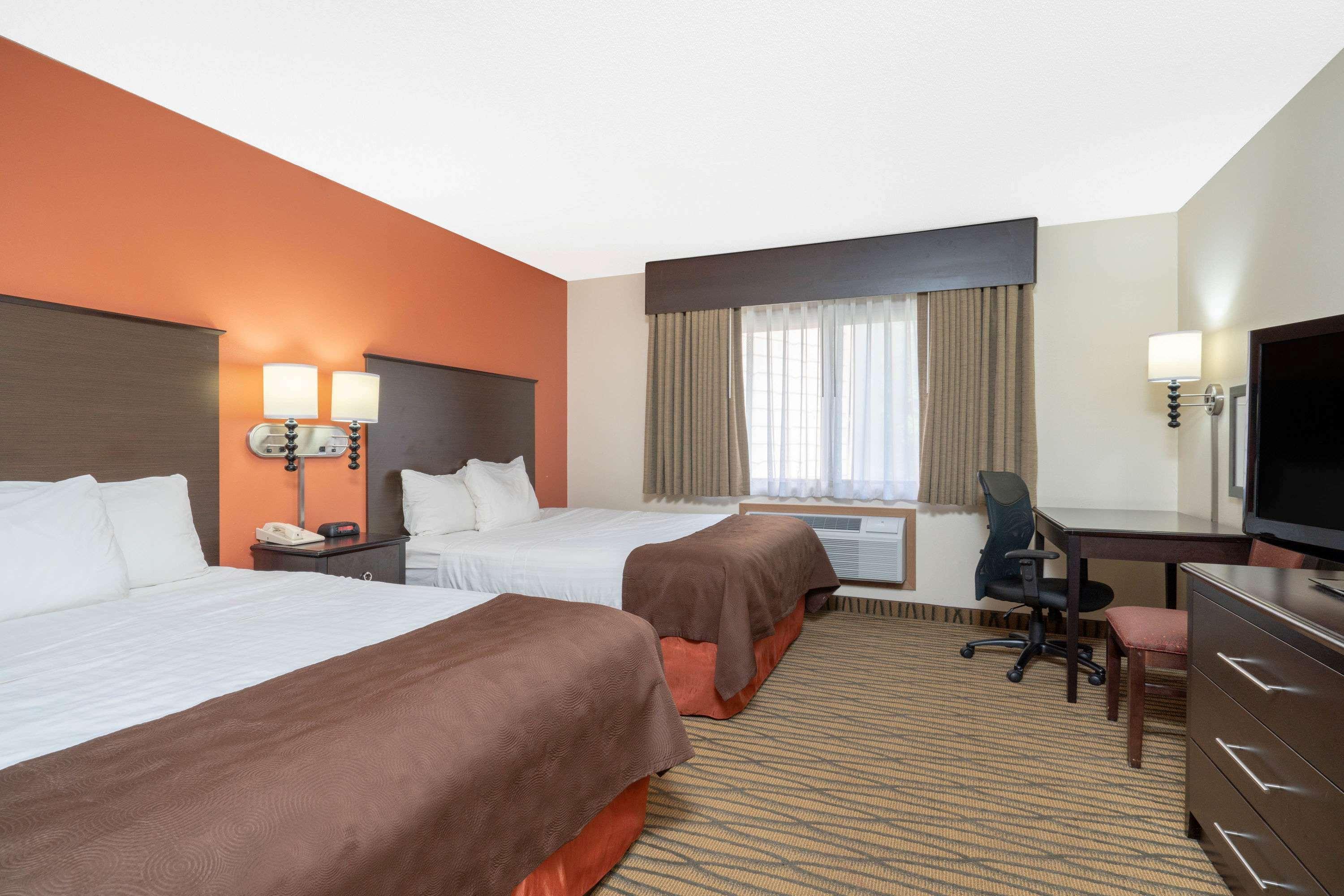 Americinn By Wyndham Rogers Экстерьер фото