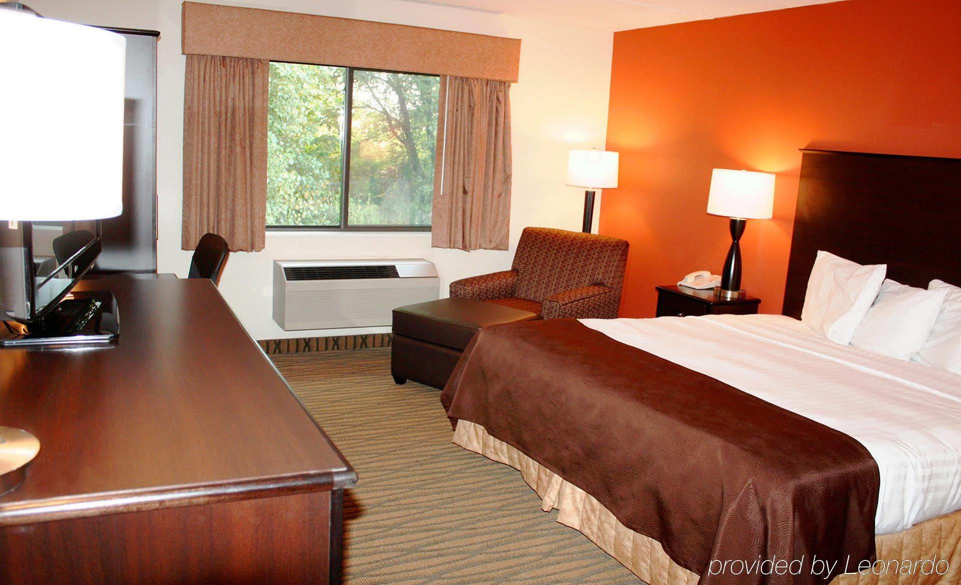 Americinn By Wyndham Rogers Экстерьер фото